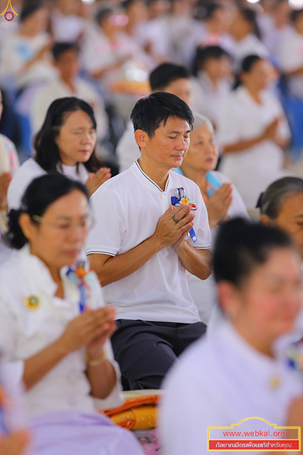 พิธีปุพพเปตพลี ครั้งที่ 73 อุทิศบุญกุศลแด่หมู่ญาติที่ล่วงลับ สาธุชนร่วมถวายภัตตาหารเป็นสังฆทาน ณ หอฉันคุณยายอาจารย์ฯ วัดพระธรรมกาย ต.คลองสาม อ.คลองหลวง จ.ปทุมธานี วันที่ 14 กุมภาพันธ์ พ.ศ. 2561 